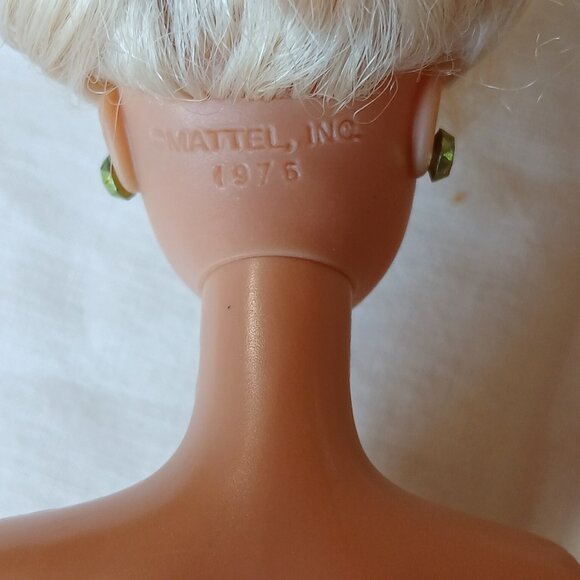 1976 Mattel Barbie Blonde Hair & Blue Eyes Twist & Turn at Waist - Knees Bend - Picture 8 of 12
